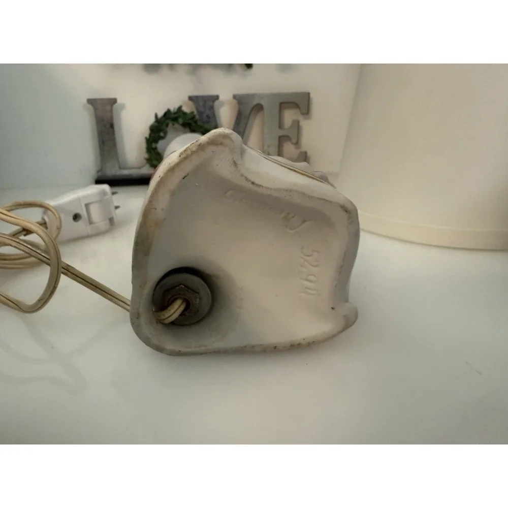 Vintage Victorian Figural Boudoir Lamp 10